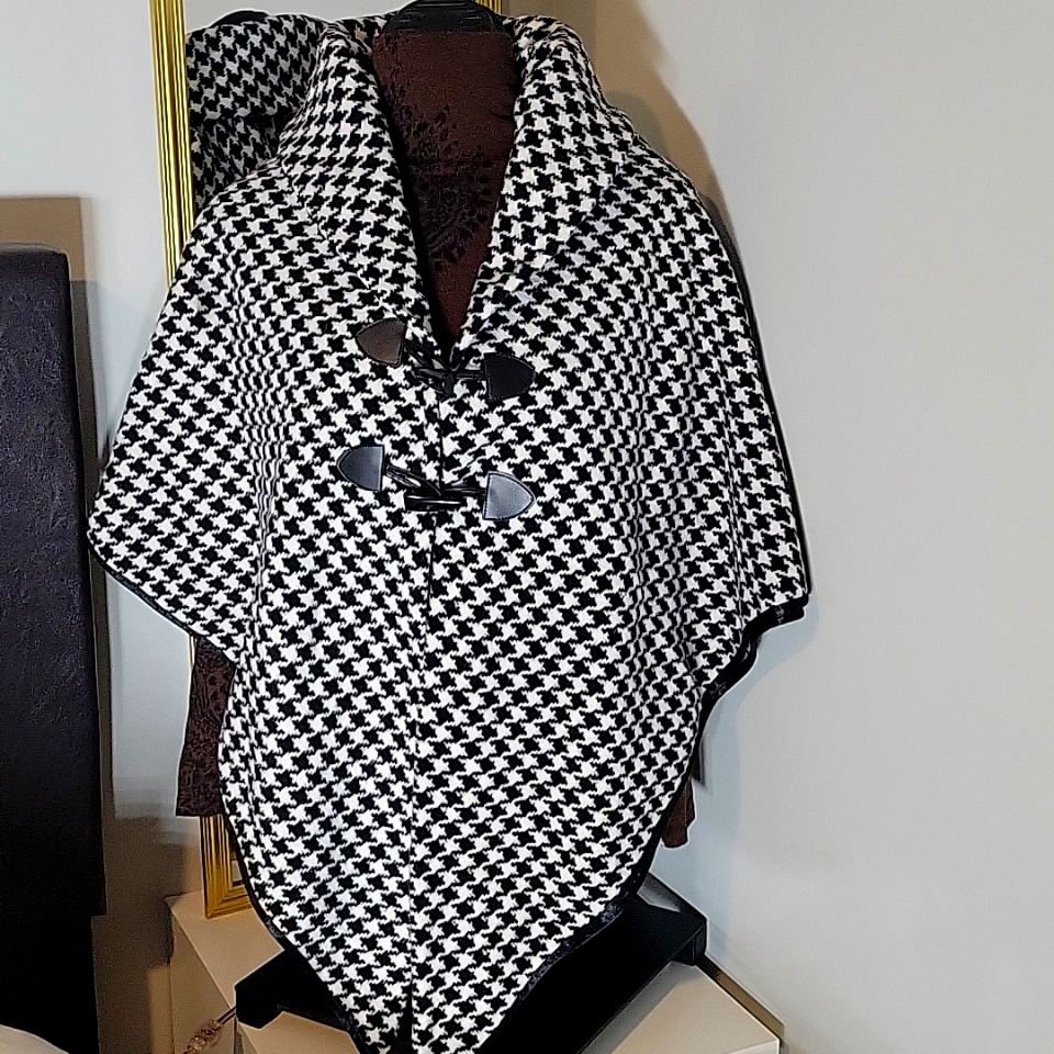 Houndstooth Pattern Cape